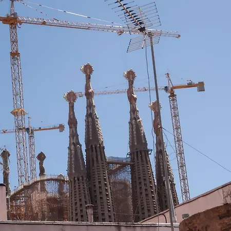Eixample Sagrada Familia Ii *