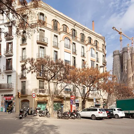 Eixample Sagrada Familia Ii *
